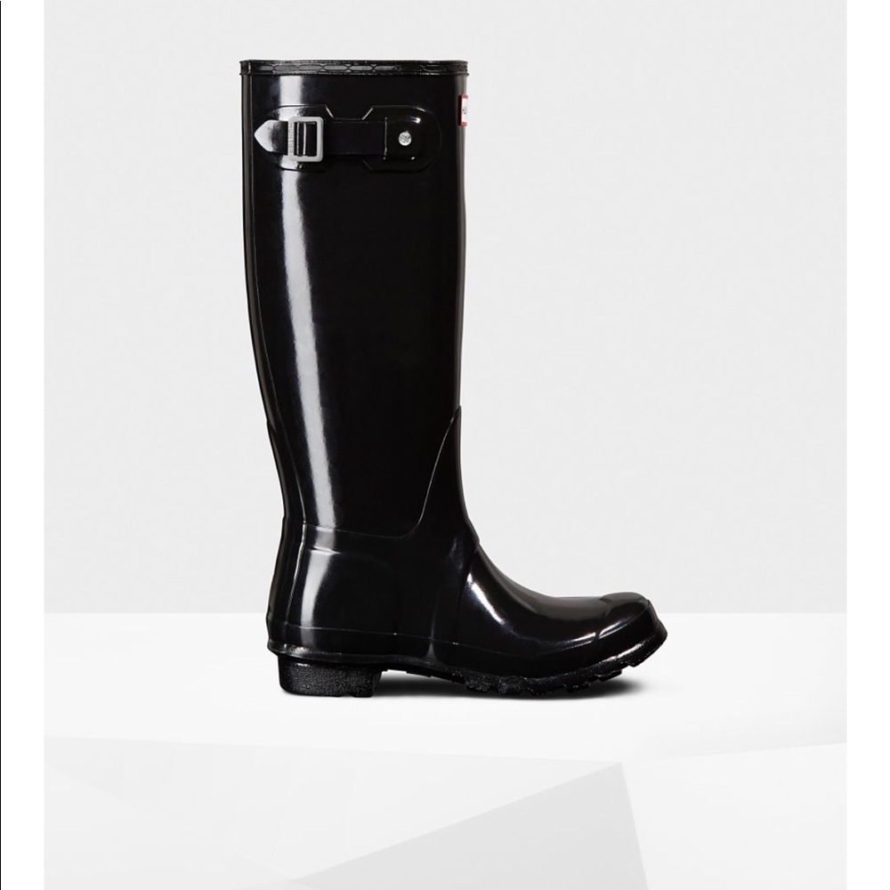 Black size 5 glossy hunter boots, like new! - Picture 2 of 5